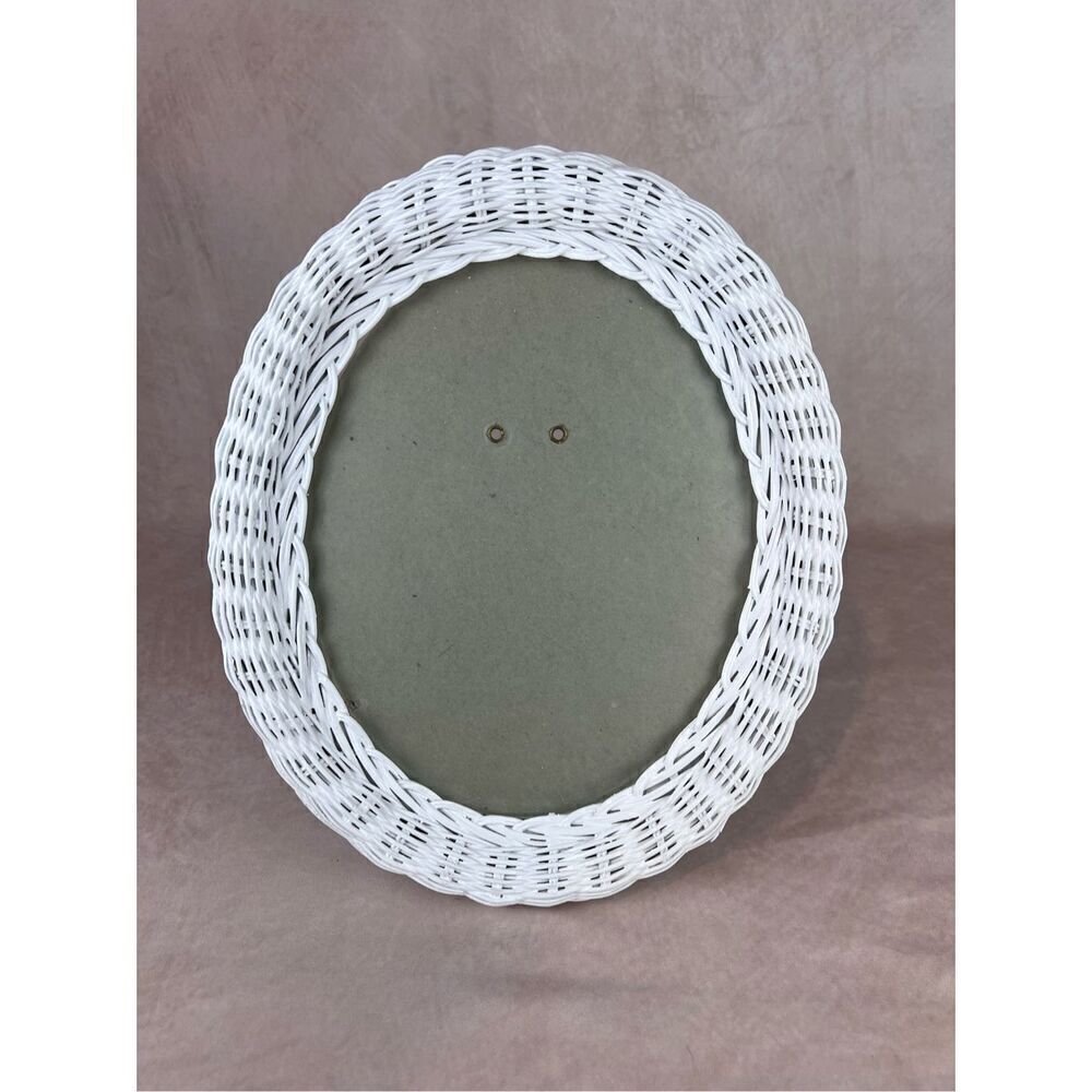 White Natural Wicker Rattan Oval Picture Frame Cottage Core Vintage Shabby Chic